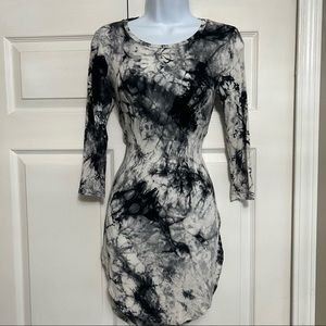 WINDSOR long sleeve tye-dye dress